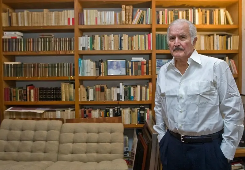 Nhà văn, nhà ngoại giao và học giả Carlos Fuentes Macías