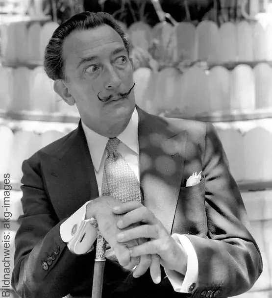Họa sĩ siêu thực Salvador Dalí