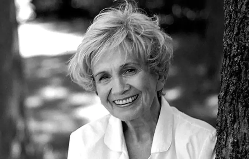 Nhà văn Alice Munro