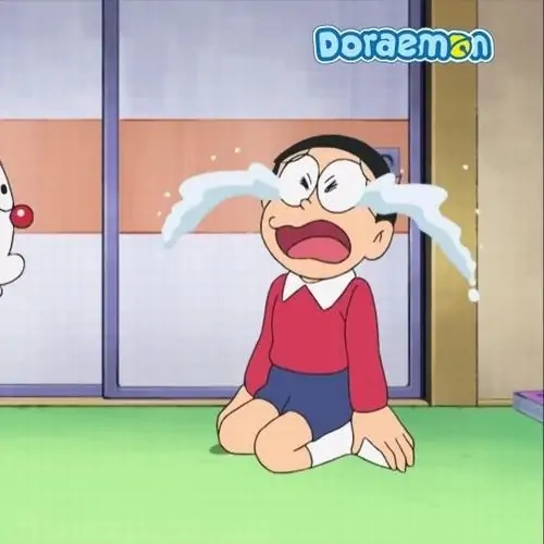 Nobita bị mẹ Nobi Tamako kéo tai trong căn nhà Nhật, dáng người thảm thương khiến khung cảnh bị mắng vừa quen vừa buồn cười