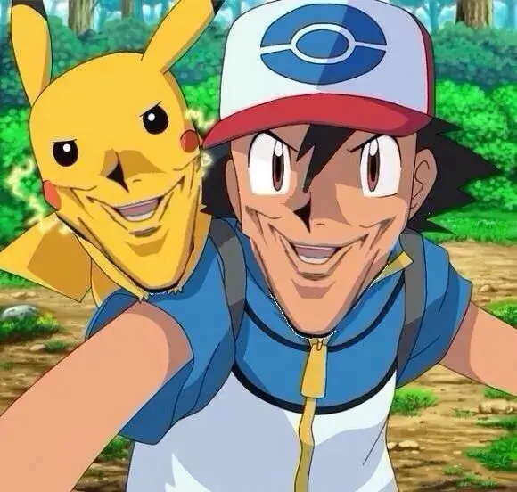 Pikachu cười sát cạnh Satoshi trong khung hình anime xanh tươi, gương mặt rạng rỡ mang đúng không khí Pokémon tuổi thơ