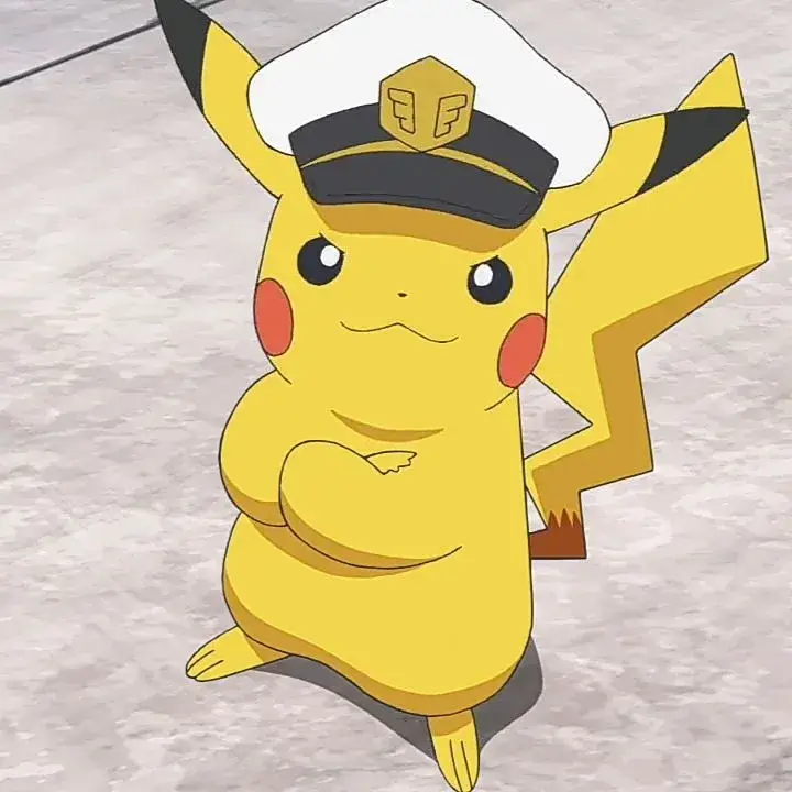 Pikachu mặc đồng phục cảnh sát trắng vàng, tay chống nạnh đầy nghiêm túc nhưng biểu cảm cute làm ảnh vui hơn hẳn