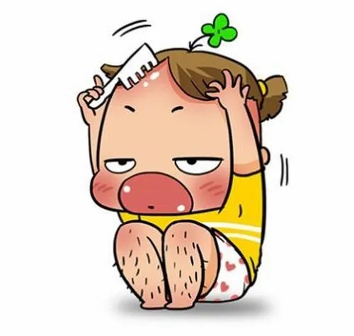 Cô bé áo vàng ngồi co gối, tóc rối và mặt đơ ra như vừa gặp cú sốc nhỏ khiến hình họa dễ thương gây cười thêm nhây