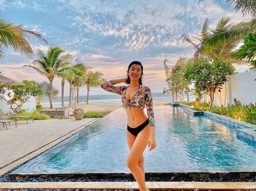 Anh Kha Ngan mac bikini sexy mang vibe bien nang dong 9