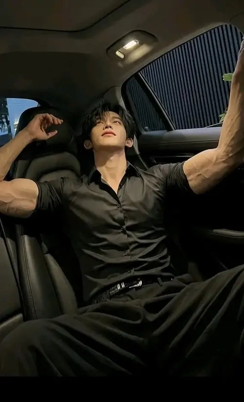 Anh nam gymer dep trong phong tap hien dai noi bat boi bap tay ran chac va phong cach truong thanh 14