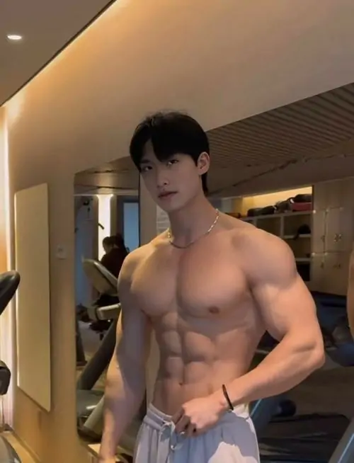 Anh trai tap gym dep danh cho ai me ve nam tinh khoe khoan va phong cach the thao truong thanh 1