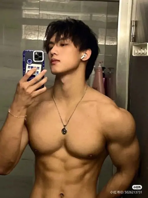 Anh trai tap gym dep danh cho ai me ve nam tinh khoe khoan va phong cach the thao truong thanh 2