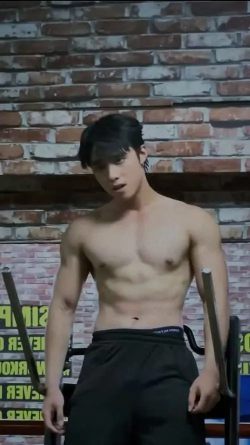 Hinh Anh nam than co bap khoe ranh bung v line bo vai rong va ve dep nam tinh day ky luat 1