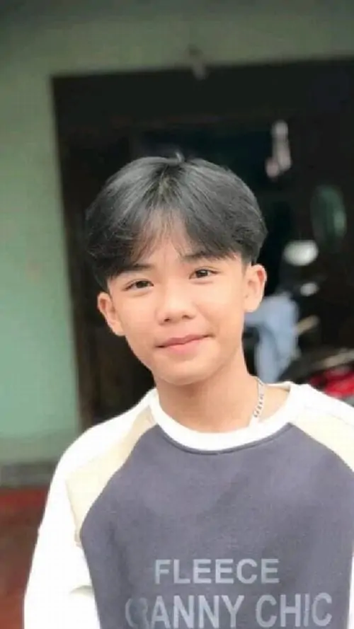 Hinh Anh trai dep 2k13 cute nhe khuon mat sang va vibe hoc sinh cap hai nhin rat thien cam 15