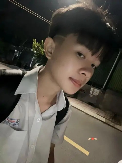 Hinh Anh trai dep 2k13 cute nhe khuon mat sang va vibe hoc sinh cap hai nhin rat thien cam 9