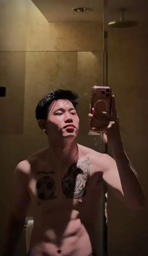 Hinh anh trai dep 6 mui Viet Nam danh cho nguoi thich ngam body san chac va than thai nam tinh 1