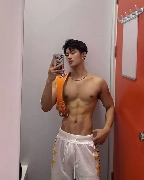 Hinh anh trai dep 6 mui Viet Nam danh cho nguoi thich ngam body san chac va than thai nam tinh 17
