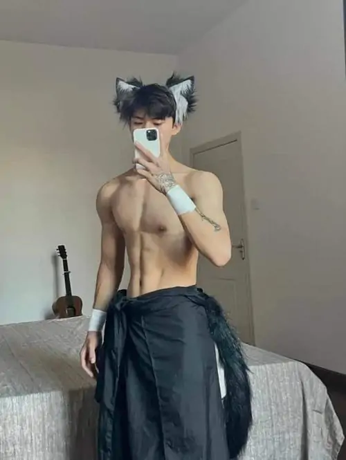 Hinh anh trai dep 6 mui Viet Nam danh cho nguoi thich ngam body san chac va than thai nam tinh 19