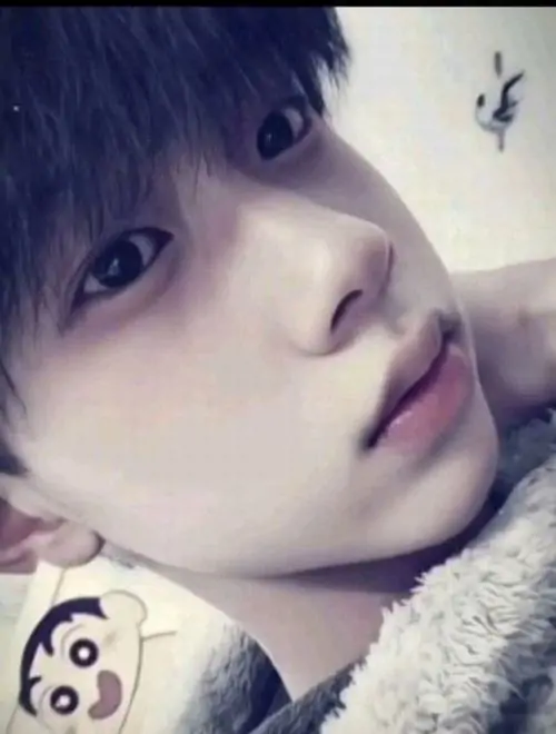 Hinh be trai sinh nam 2014 noi bat nho ve tinh nghich toc gon va boi canh san truong than quen 6