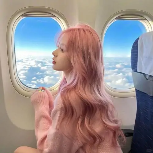 Hinh gai dep mac vay hong banh beo ta vay xoe mem mai va nu cuoi toa nang 2