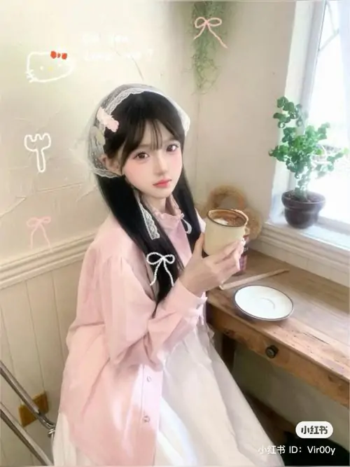 Hinh gai dep mac vay hong banh beo ta vay xoe mem mai va nu cuoi toa nang 4