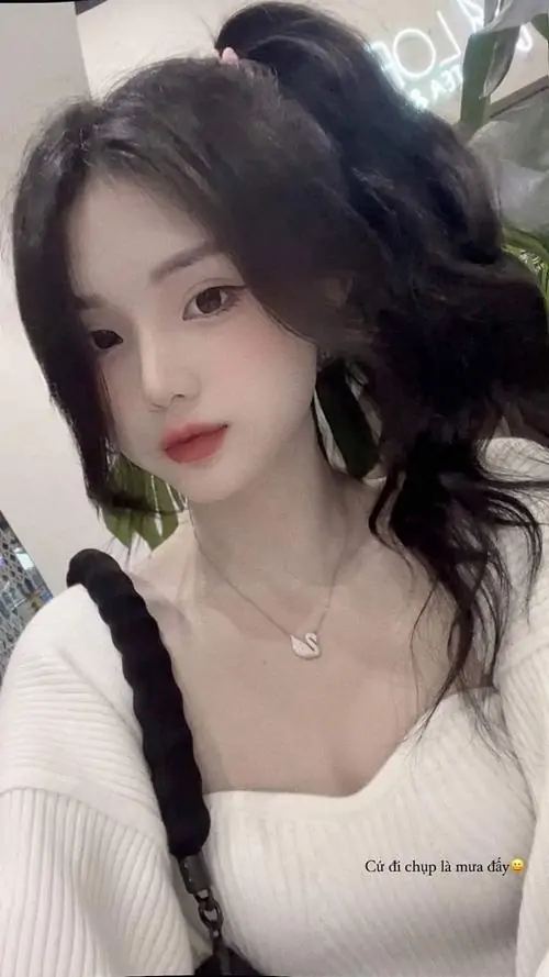 Hinh nang tho the gioi so huu doi mat biet noi song mui doc dua va than sac rang ro 11