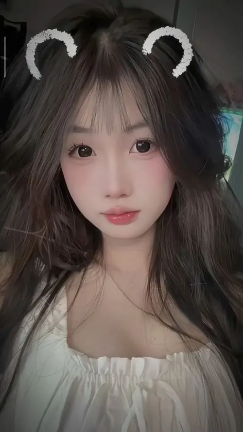 Hinh nen hot girl ngot ngao voi toc mai thua ma hong hay hay va anh sang trong treo 1