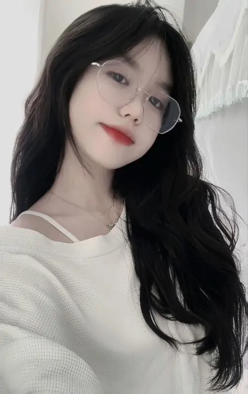 Hinh nen hot girl ngot ngao voi toc mai thua ma hong hay hay va anh sang trong treo 3