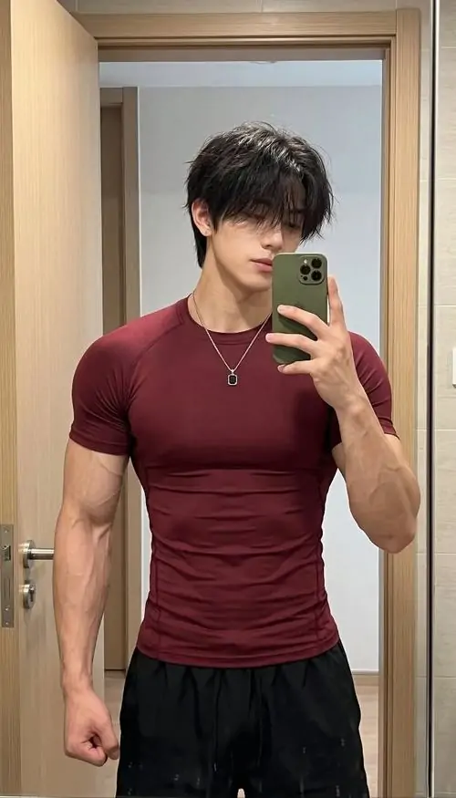 Hinh nen trai tap gym voi co bung noi nhe dang nang ta manh me va outfit the thao toi mau 11
