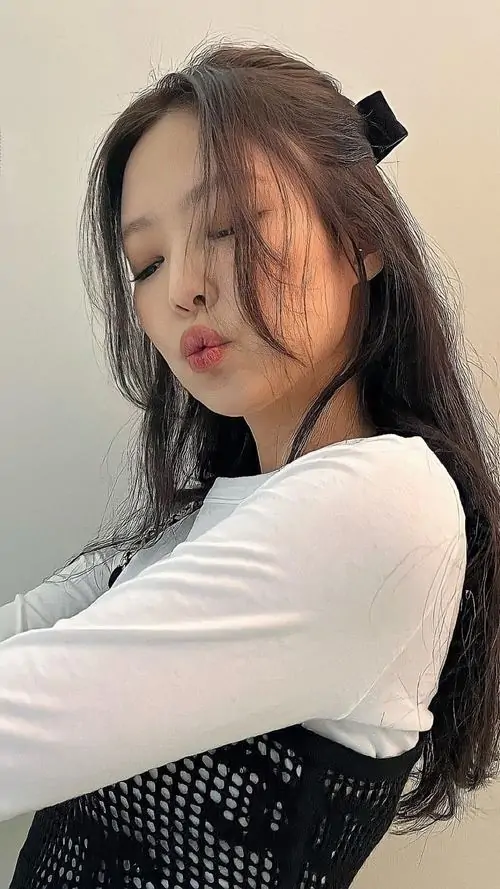 Hinh sac dep the gioi khoe ty le vang guong mat voc dang dong ho cat va anh sang sang trong 11