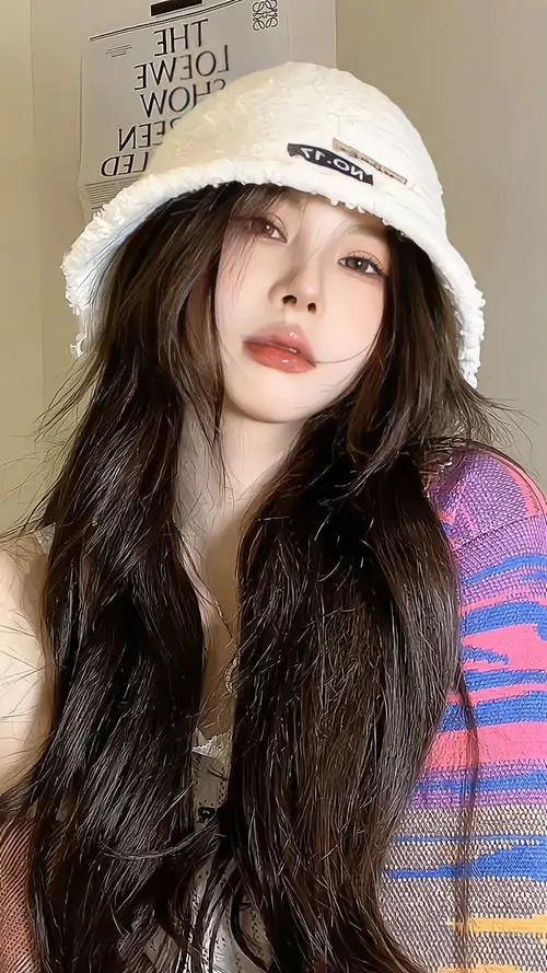 Hinh sac dep the gioi khoe ty le vang guong mat voc dang dong ho cat va anh sang sang trong 2