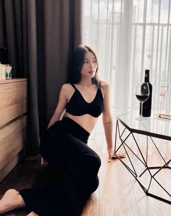 Kha Ngan mac bikini sexy voi visual sang voc dang can doi 2