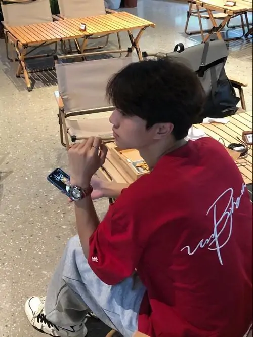 Kham pha anh trai dep 2006 voi mai toc bong guong mat sang va bieu cam rat de men 26
