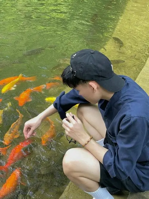 Kham pha anh trai dep 2006 voi mai toc bong guong mat sang va bieu cam rat de men 8