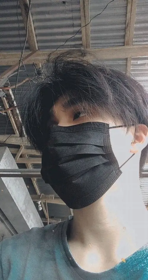 Kho anh trai dep 2k8 thu hut nguoi xem boi vibe tre trung goc chup ngau nhe va outfit hoc sinh hop mat 10