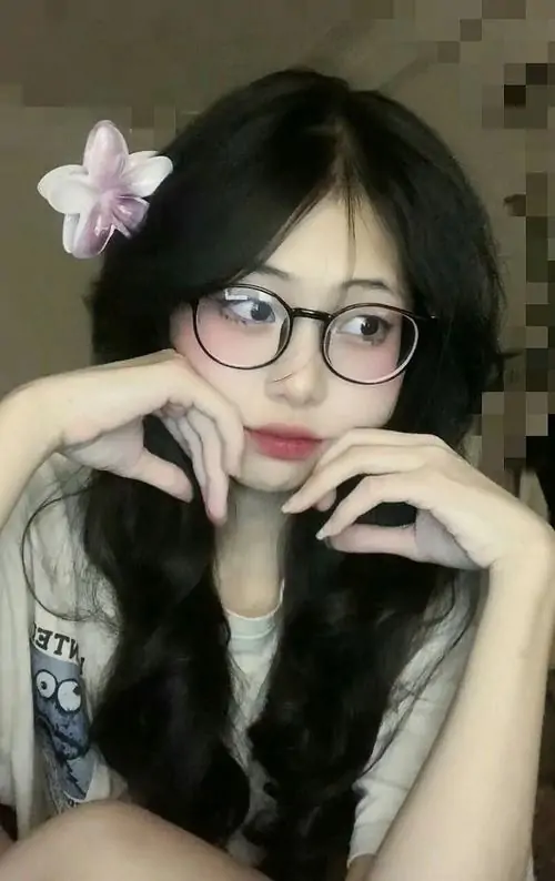Loat Anh con gai trong sang phong cach Han Quoc bieu cam chu mo dang yeu khien nguoi xem tan chay 18