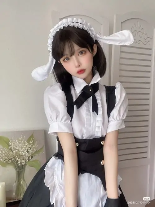 Loat Anh thieu nu dien do hau phong voi bang do cai toc tat dui va anh nhin e ap 16