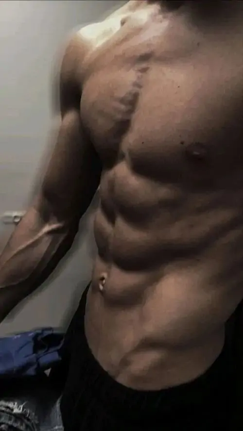 Ngam Anh trai 6 mui bung ngoai bai bien da ram nang ranh bung sau va than thai nam than 3