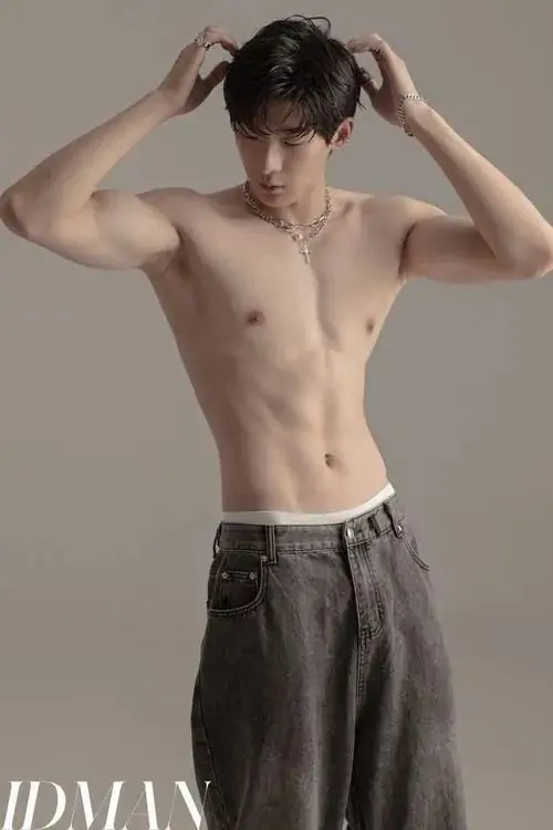 Ngam Anh trai 6 mui bung ngoai bai bien da ram nang ranh bung sau va than thai nam than 4
