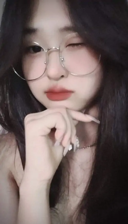 Ngam anh gai xinh cute keo ngot voi vay hoa nhi phu kien toc va boi canh cong vien 9