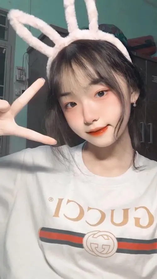 Ngam anh gai xinh nhat the gioi khien phai manh me man boi than thai tu tin va nu cuoi rang ro 7