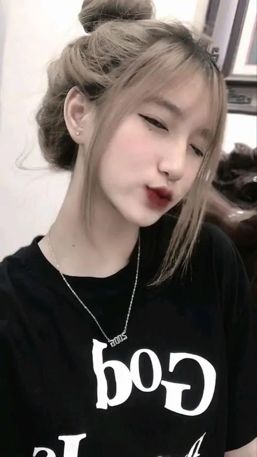 Ngam anh gai xinh nhat the gioi khien phai manh me man boi than thai tu tin va nu cuoi rang ro 8