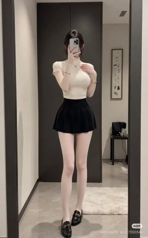 Tai Anh gai xinh chup dang dep me mat voi vong eo thon chan dai va than thai ngut ngan 2