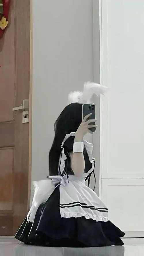 Tai Anh hau gai phong cach Lolita co dien voi tap de vien ren va dang ve thanh tu 3