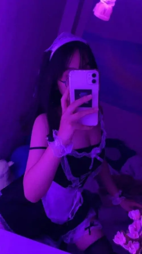 Tai Anh hau gai phong cach Lolita co dien voi tap de vien ren va dang ve thanh tu 5