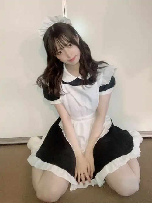 Tai Anh hau gai phong cach Lolita co dien voi tap de vien ren va dang ve thanh tu 7