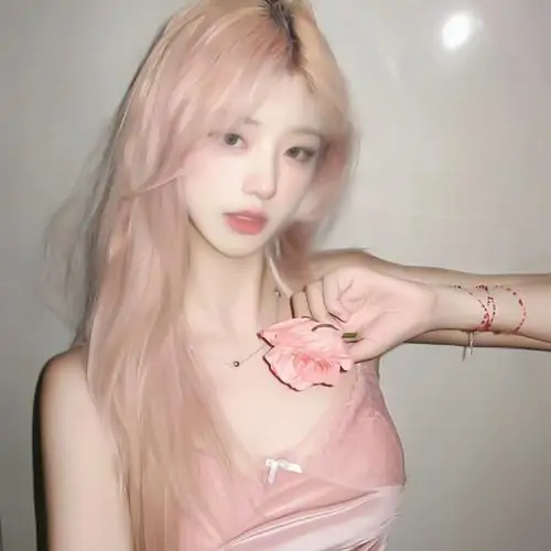Tai Anh my nu trang phuc pinky khien nguoi xem me man boi lan da trang hong va mat cuoi 1