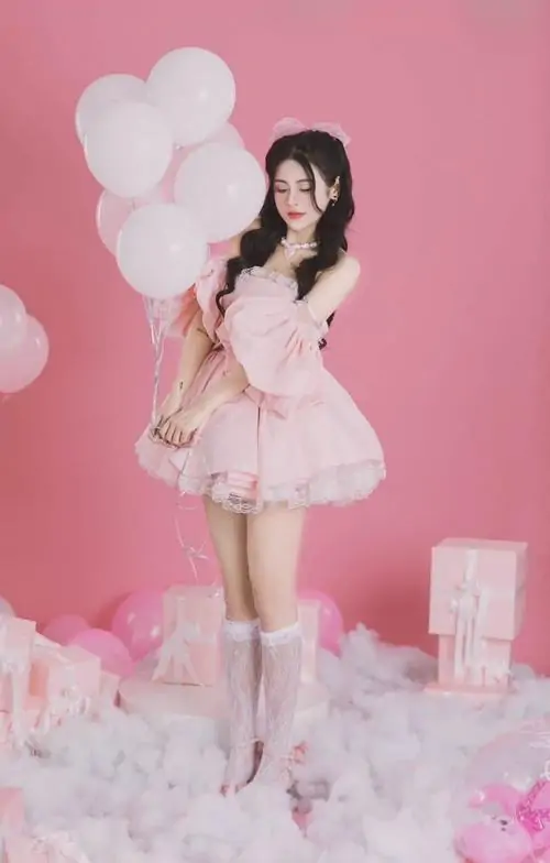 Tai Anh my nu trang phuc pinky khien nguoi xem me man boi lan da trang hong va mat cuoi 11