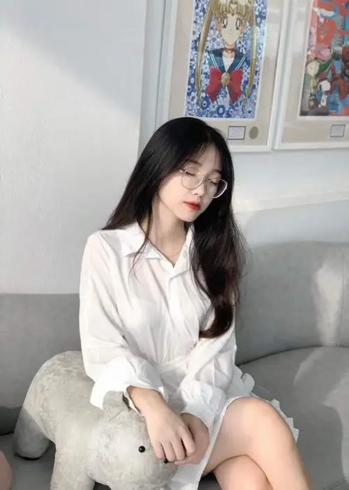 Tai Anh nguoi dep dang thon khoe eo con kien doi chan dai va goc chup than thanh 16