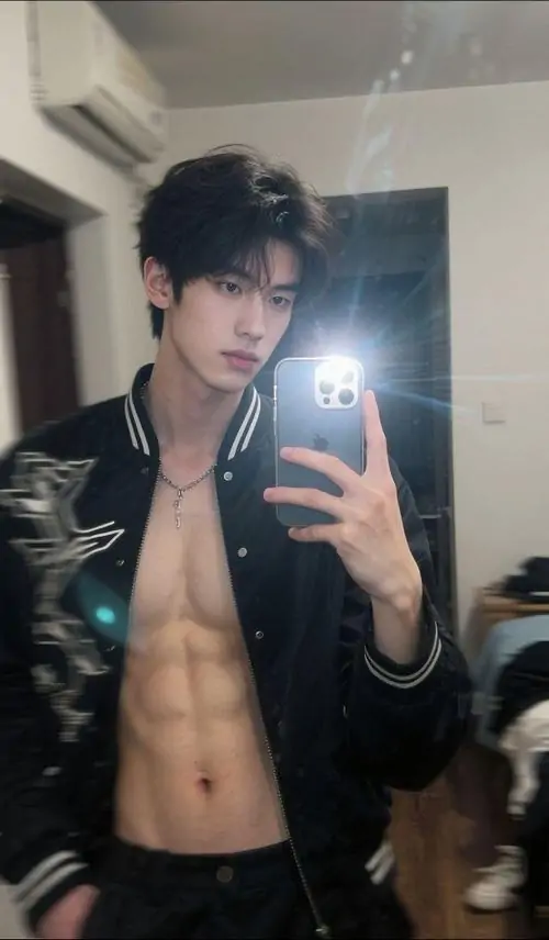 Tai Anh trai dep the hinh tai phong gym co bung doi xung bap tay cuon cuon va than thai manh me 1