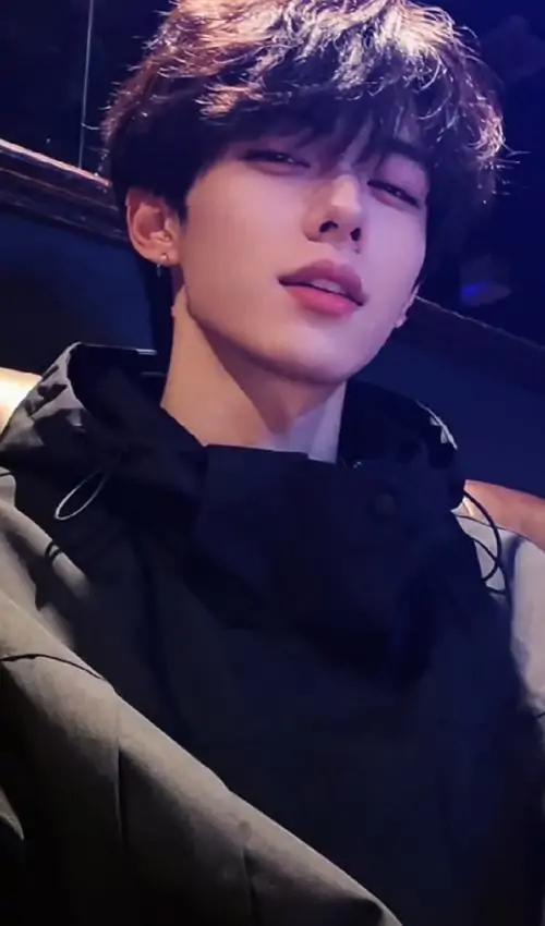 Tong hop anh trai dep 2k5 noi bat nho goc nghieng dep outfit gon va than thai tu tin 19