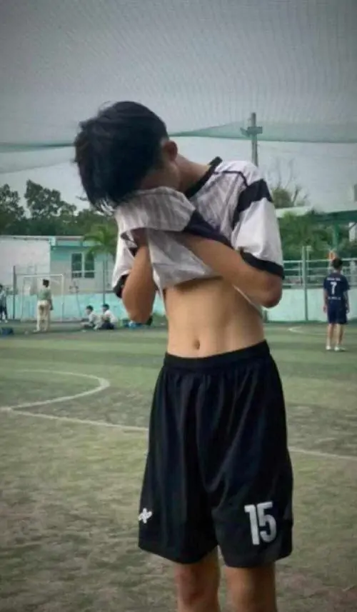 Trai dep 2k11 trong loat khoanh khac doi thuong nu cuoi hien va anh mat trong veo gay thien cam 16