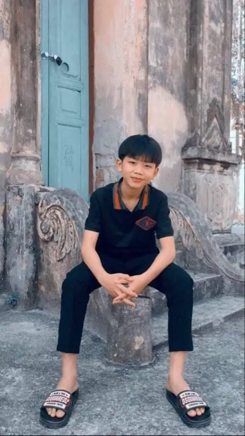 Trai dep K13 voi nu cuoi nho anh sang tu nhien va dang ve non tre nhung van co diem cuon 4