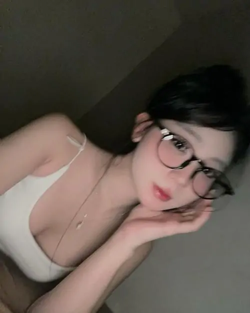 Tuyen chon anh gai xinh cute trong sang nhe nhang nhin la thay de chiu sau ngay met moi 1