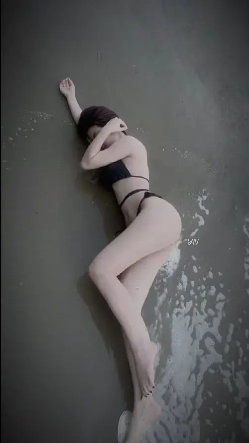 anh gai xinh mac bikini den huyen bi va cuon hut 10